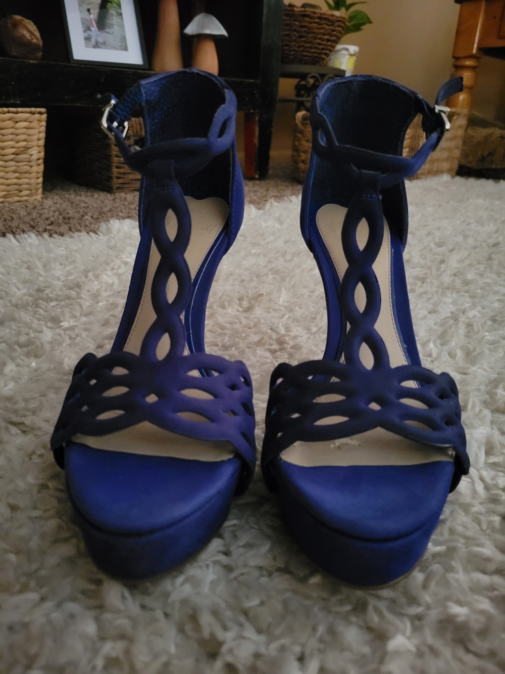 Gianni Bini Royal Blue Cutout T-Strap Platform Heels Sz 7
